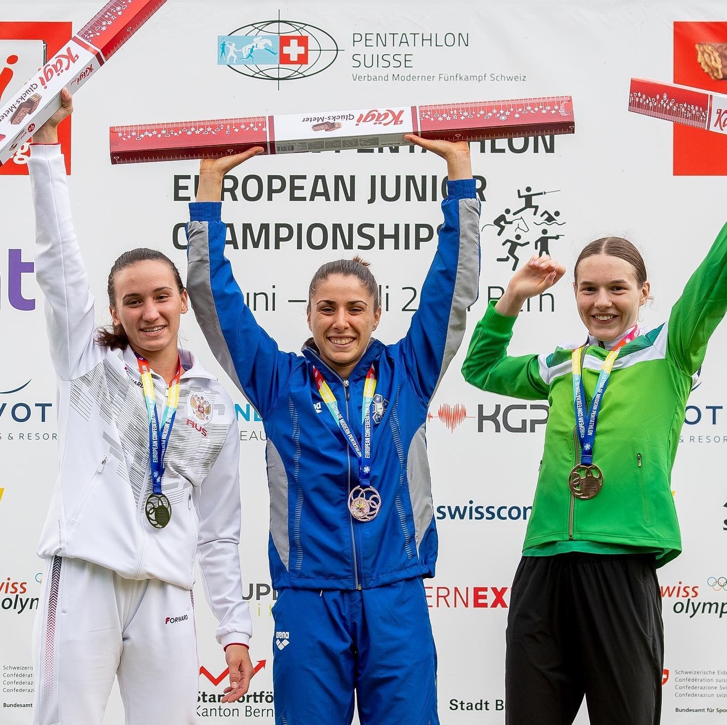 E.Adomaitytė (dešinėje) Europos ir pasaulio jaunimo čempionatuose iškovojo bronzą (ECMP nuotr.)