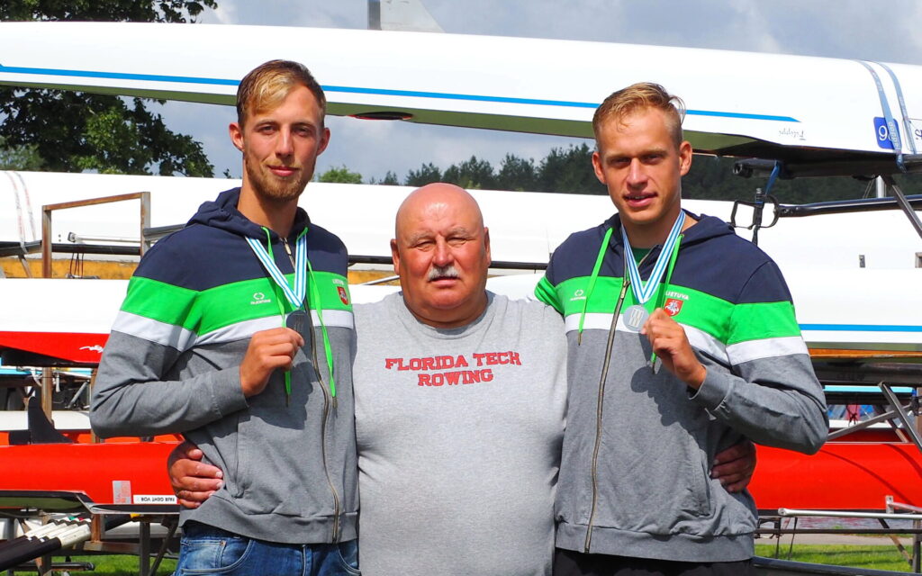 Treneris A.Lavickas su savo auklėtiniais P.Stankūnu ir M.Juškevičiumi (Asmeninio albumo nuotr.)